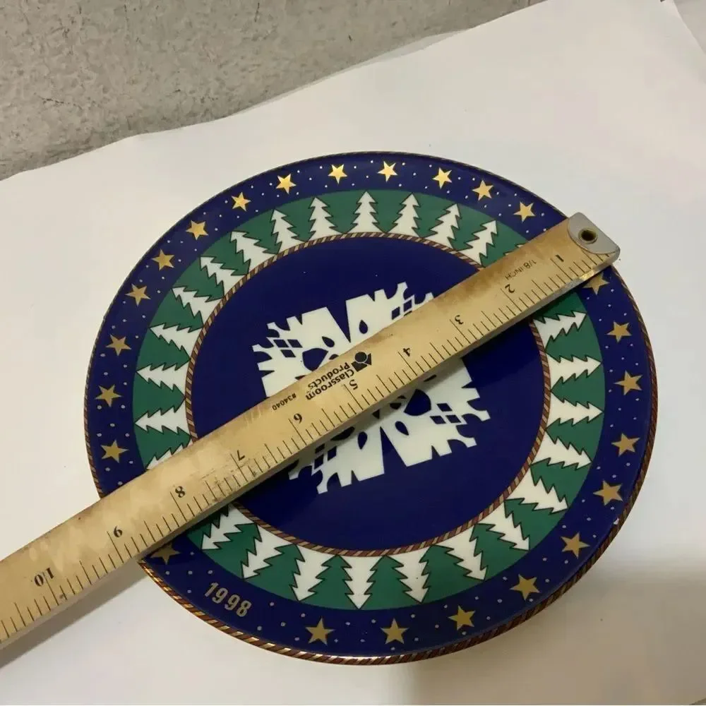 Arabia Finland Wall Plate Christmas plate 1998 porcelain 9”